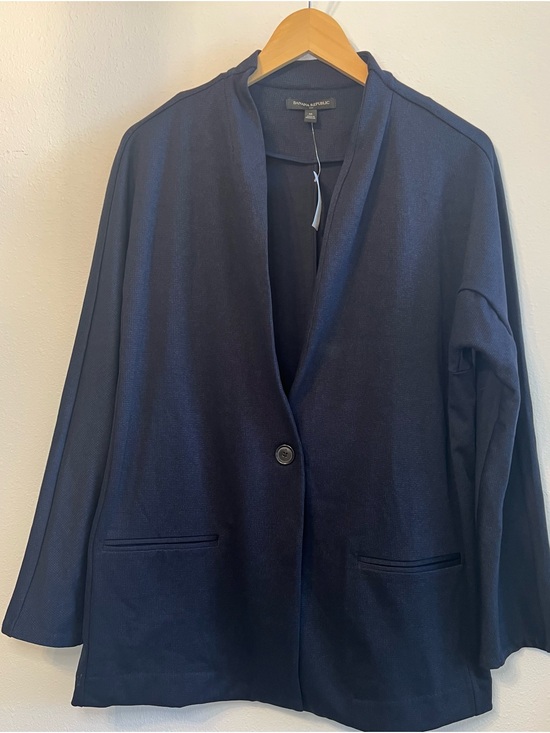 Banana Republic Jackets & Blazers - NWT Banana Republic Navy Single-Button Blazer